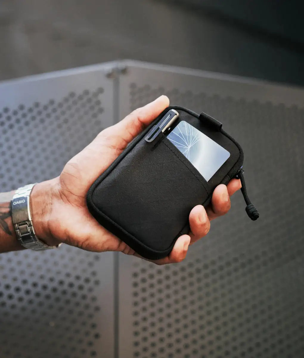 Hub Pouch Pro | Black Axogrid