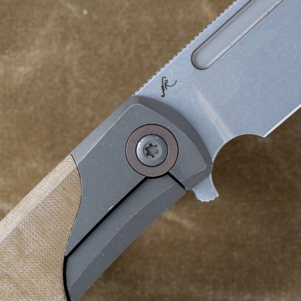 Scuffle Bolster Lock | Green Linen Micarta + Stonewash S90V