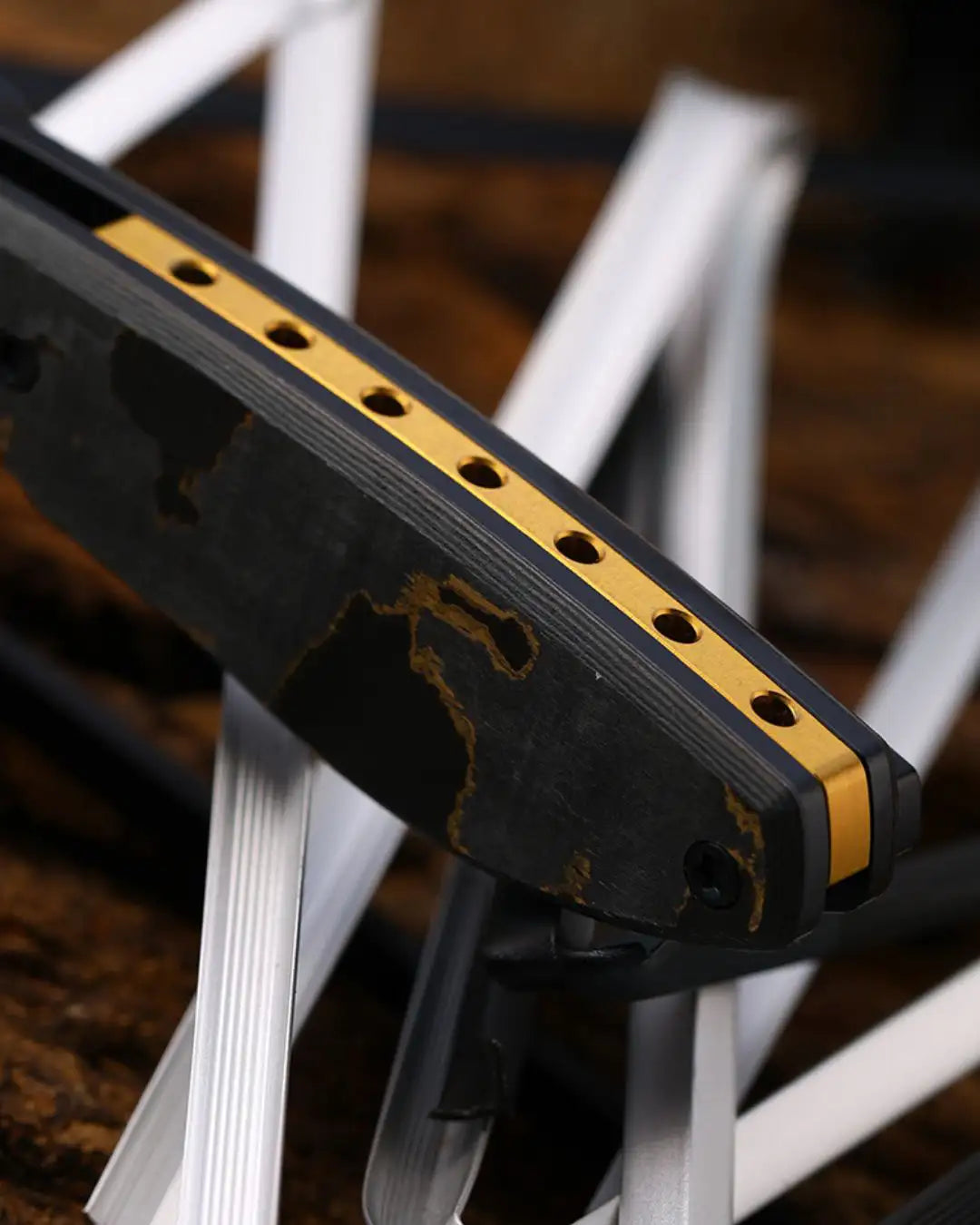 Shrike | Ti & FatCarbon Gold Camo + S45VN