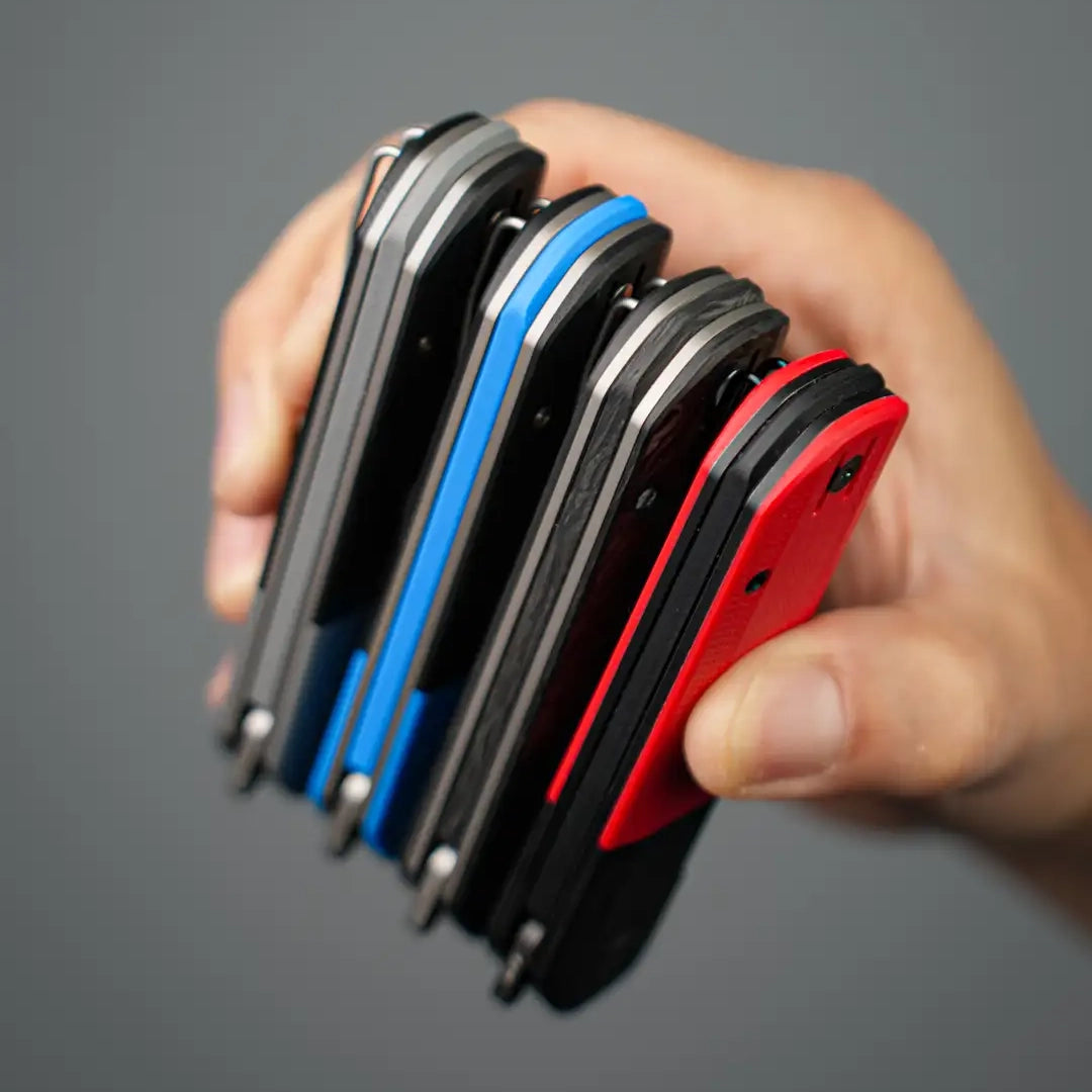 Avid 1 | Black/Blue G10 + Stonewash