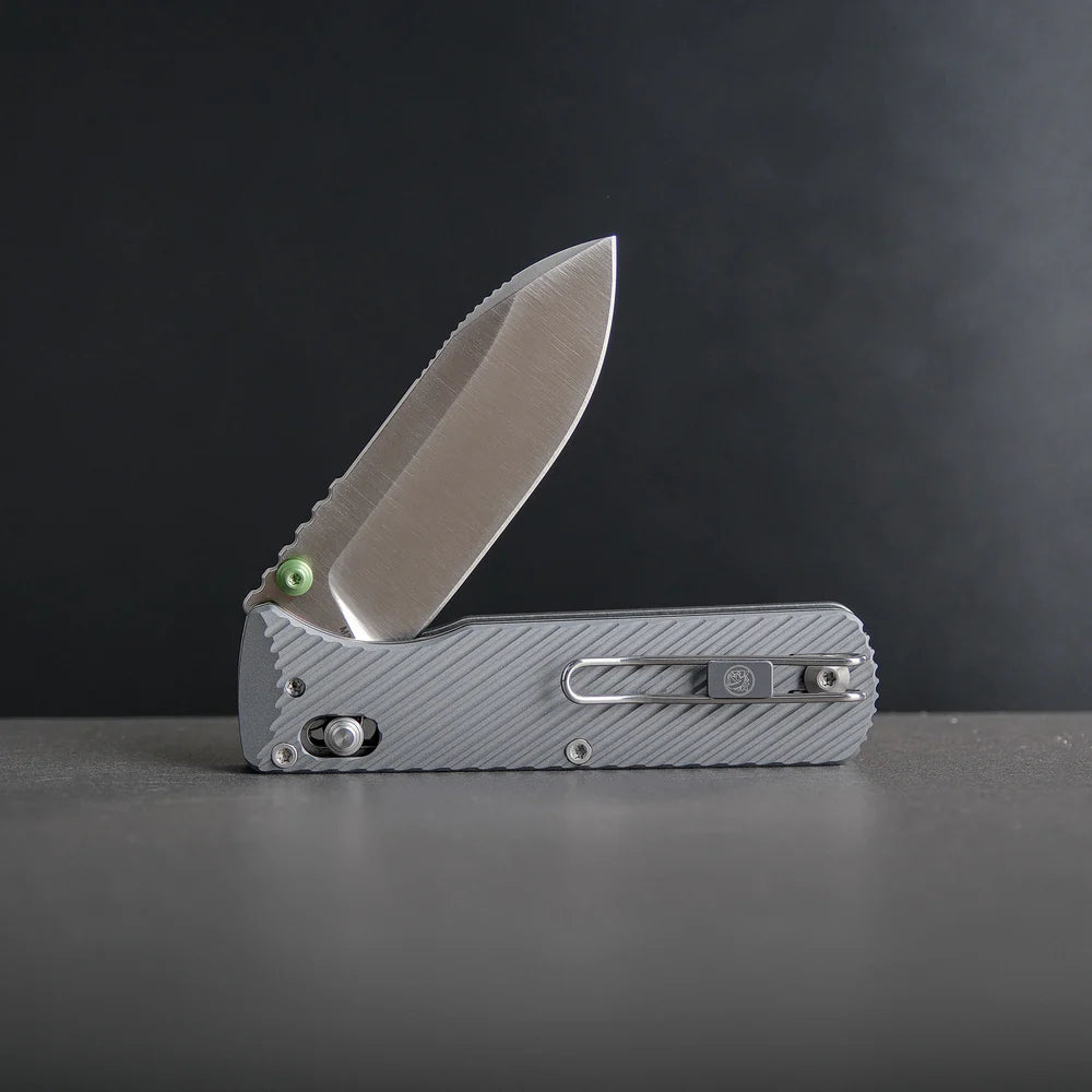 Vombat | Grey Aluminium + M390 Drop Point - A4104