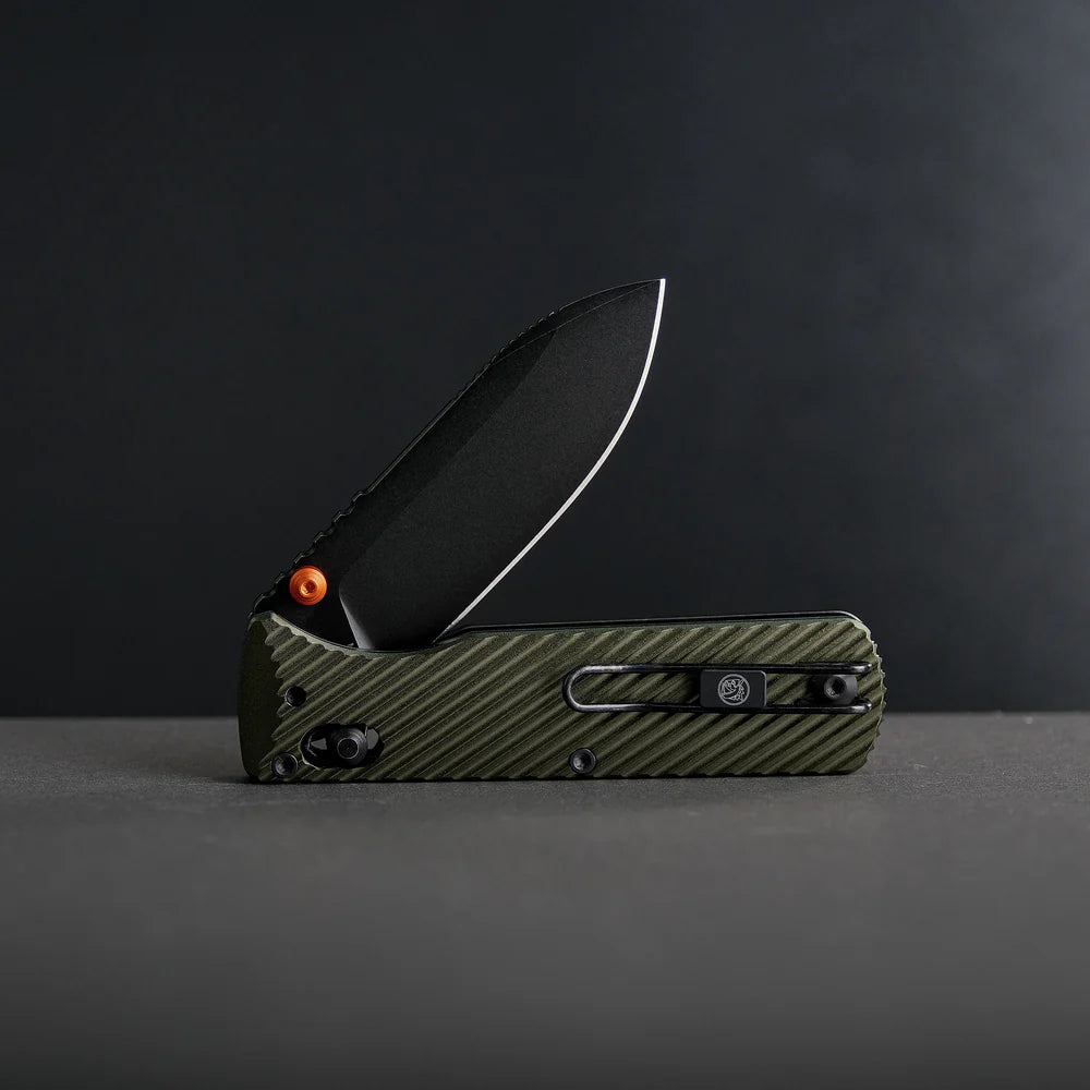 Vombat | Olive Green Aluminium + M390 Drop Point - A4105