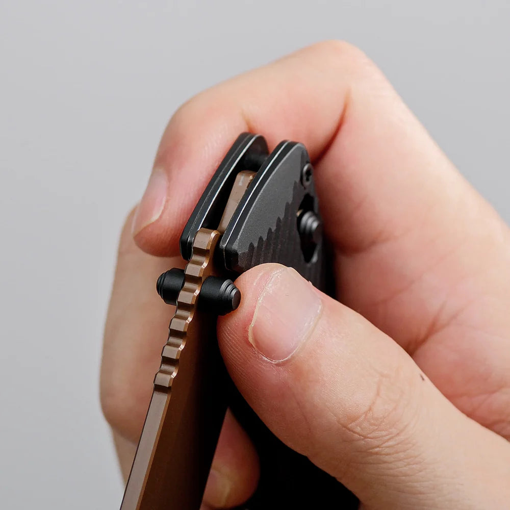 Vombat | Black Aluminium + Copper Dune M390 Drop Point - A4107