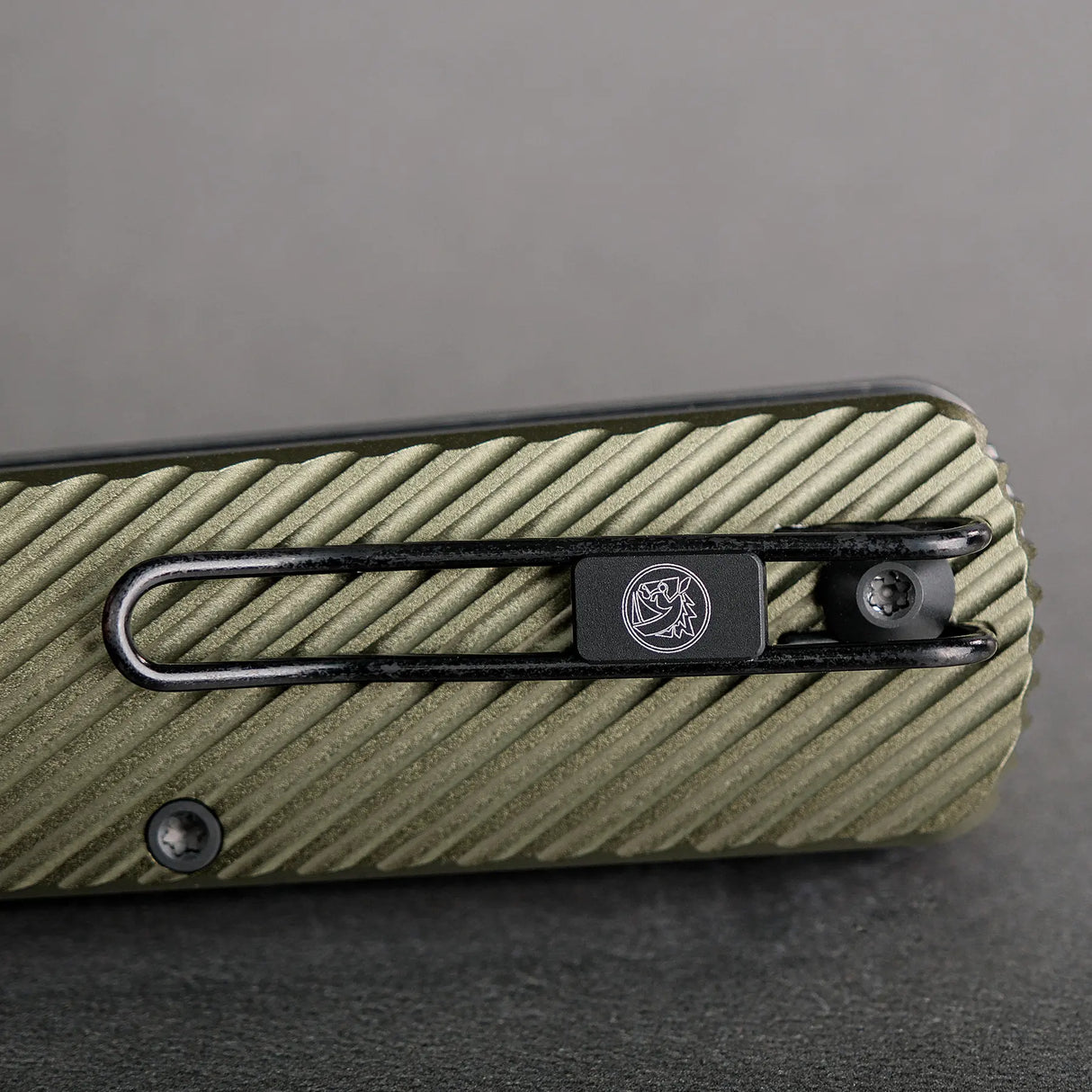 Vombat | Olive Green Aluminium + M390 Clip Point - A4102