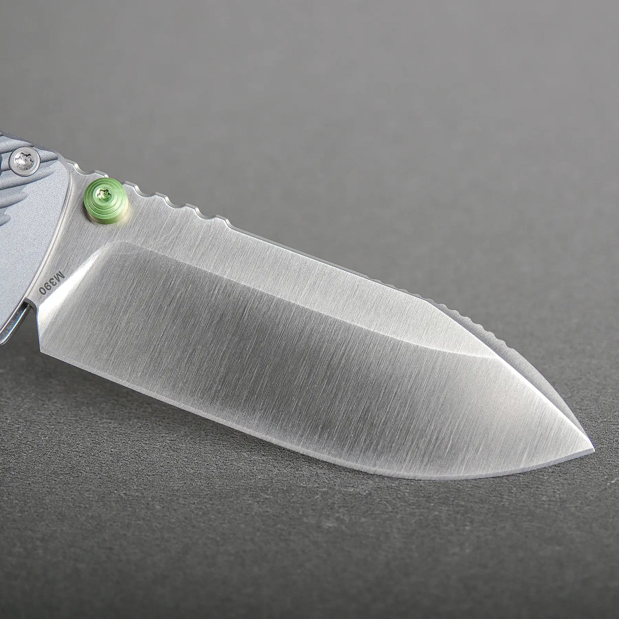Vombat | Grey Aluminium + M390 Drop Point - A4104