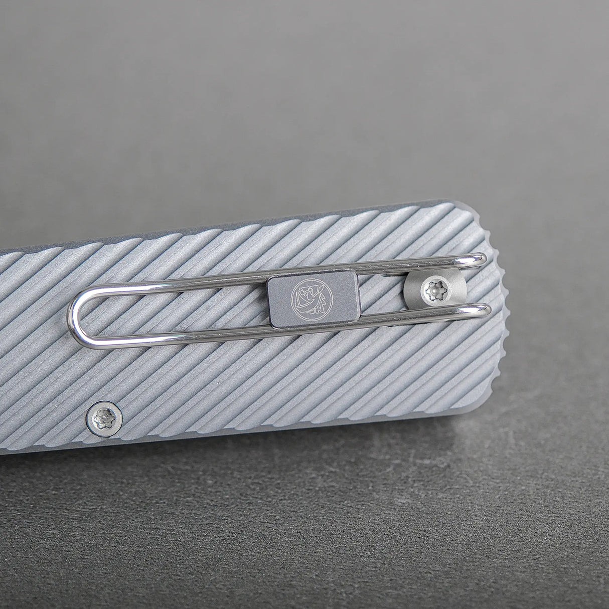 Vombat | Grey Aluminium + M390 Drop Point - A4104