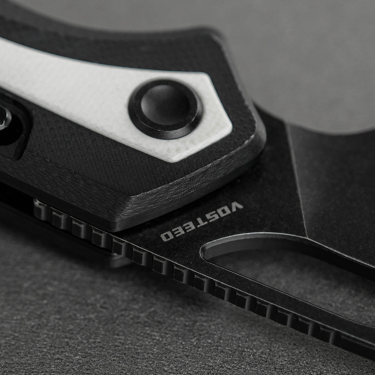 Kroc G10 | Black & White + 14C28N - A1806