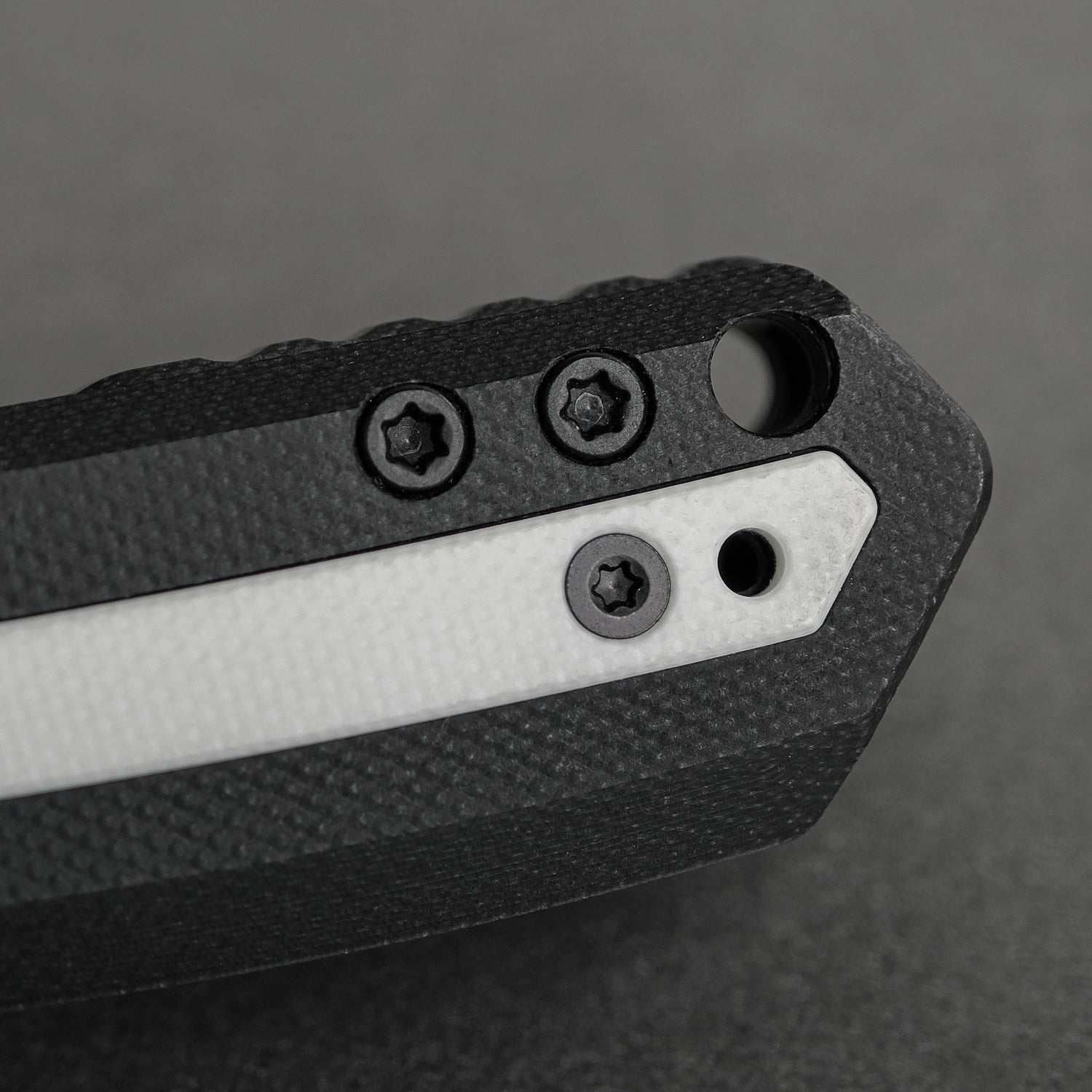 Kroc G10 | Black & White + 14C28N - A1806