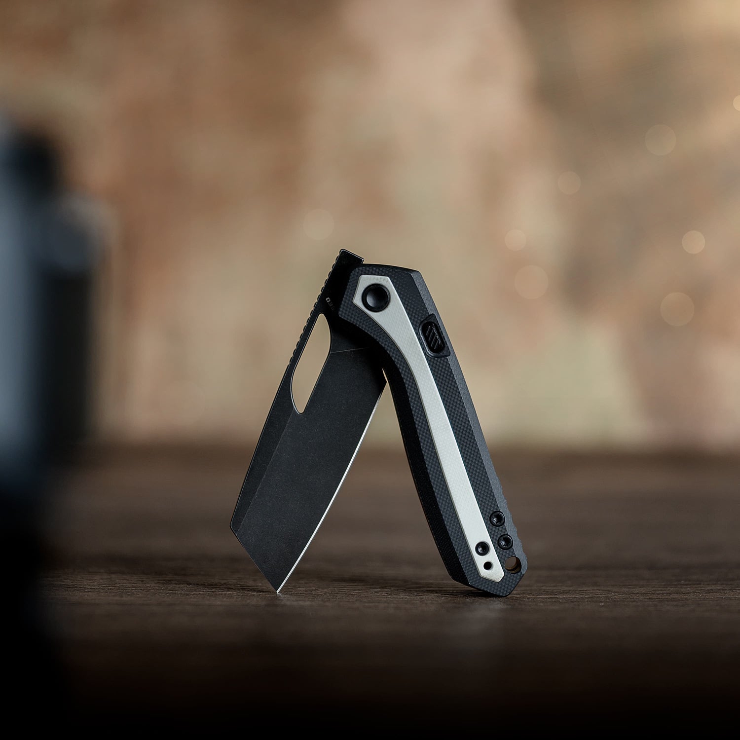 Kroc G10 | Black & White + 14C28N - A1806