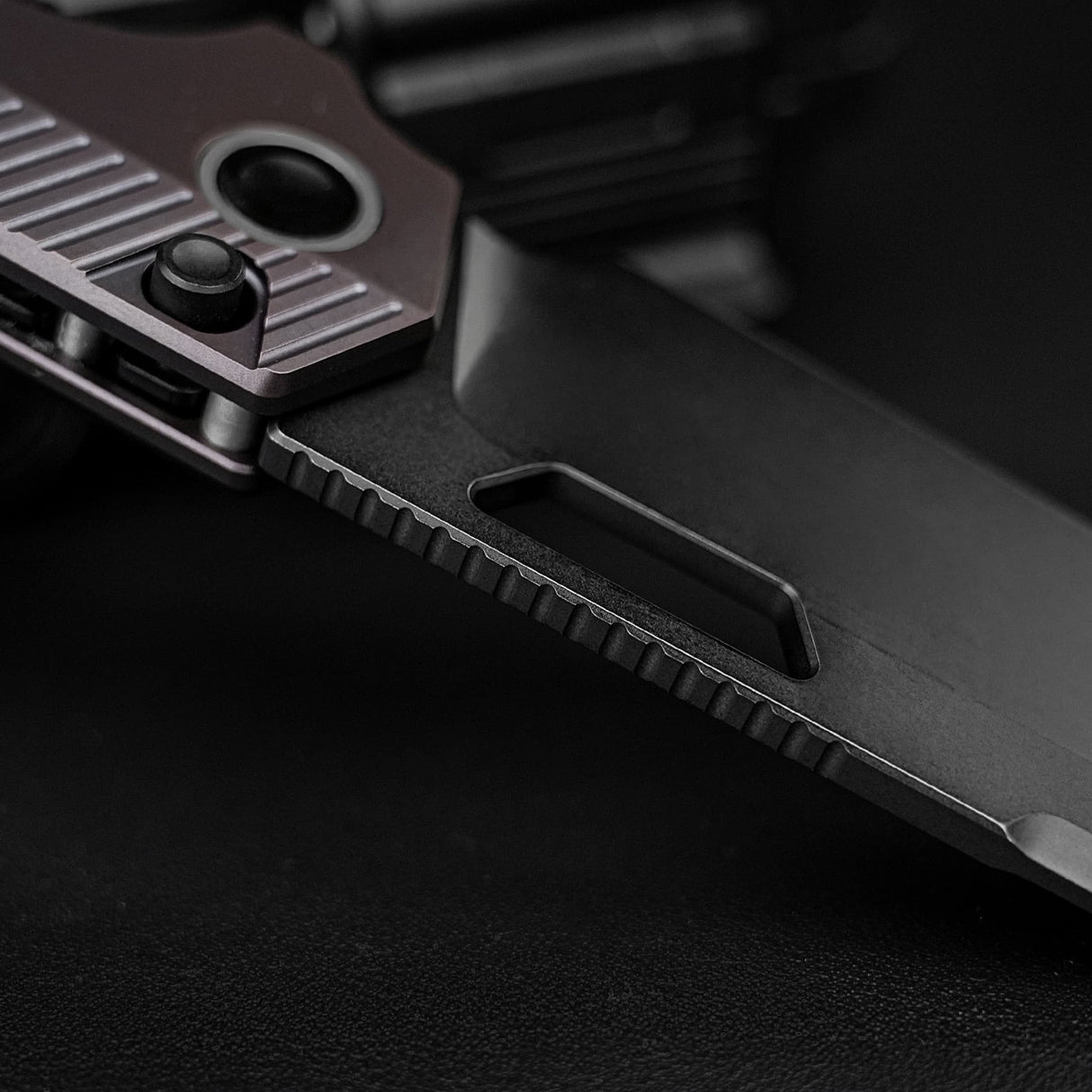 Nip-L | Dark Red/Purple Ti + Blackwashed Elmax - A4204