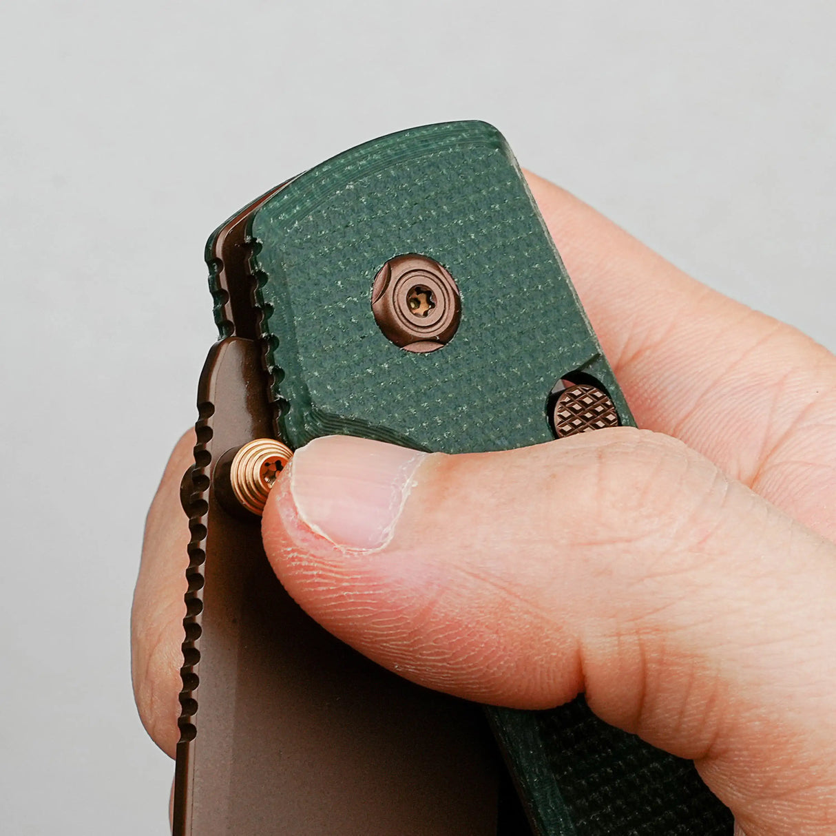 Raccoon 2.0 Top Liner Lock | Green Micarta + 14C28N Drop Point - A2907