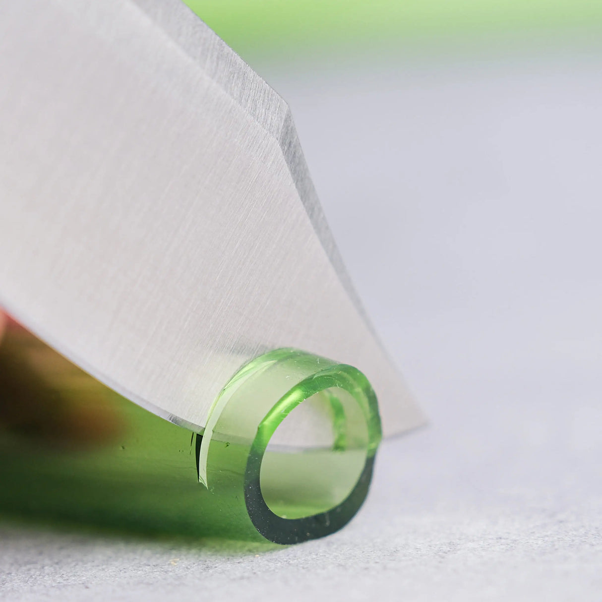 Raccoon - Top Liner Lock | White G10 + 14C28N Bowie - A2912