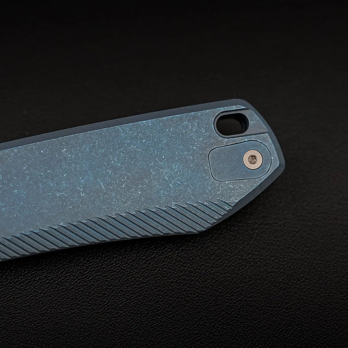 Raccoon TiSlim™ | Blue Ti + Stonewash 154CM