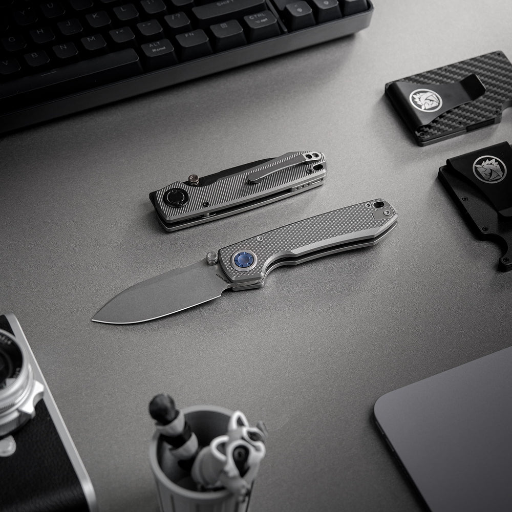 Raccoon V | Dim Grey Titanium + Stonewash Blade