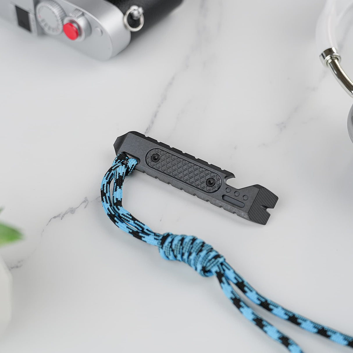 Shark Bomb Prybar 2.0 | Black Oil Ti - X0170