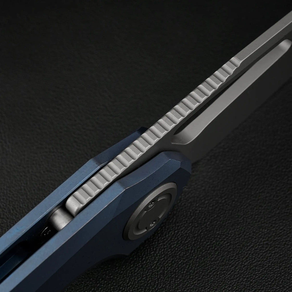 Thunderbeast | Blue Ti + Bead Blast/SW M390 - A4303