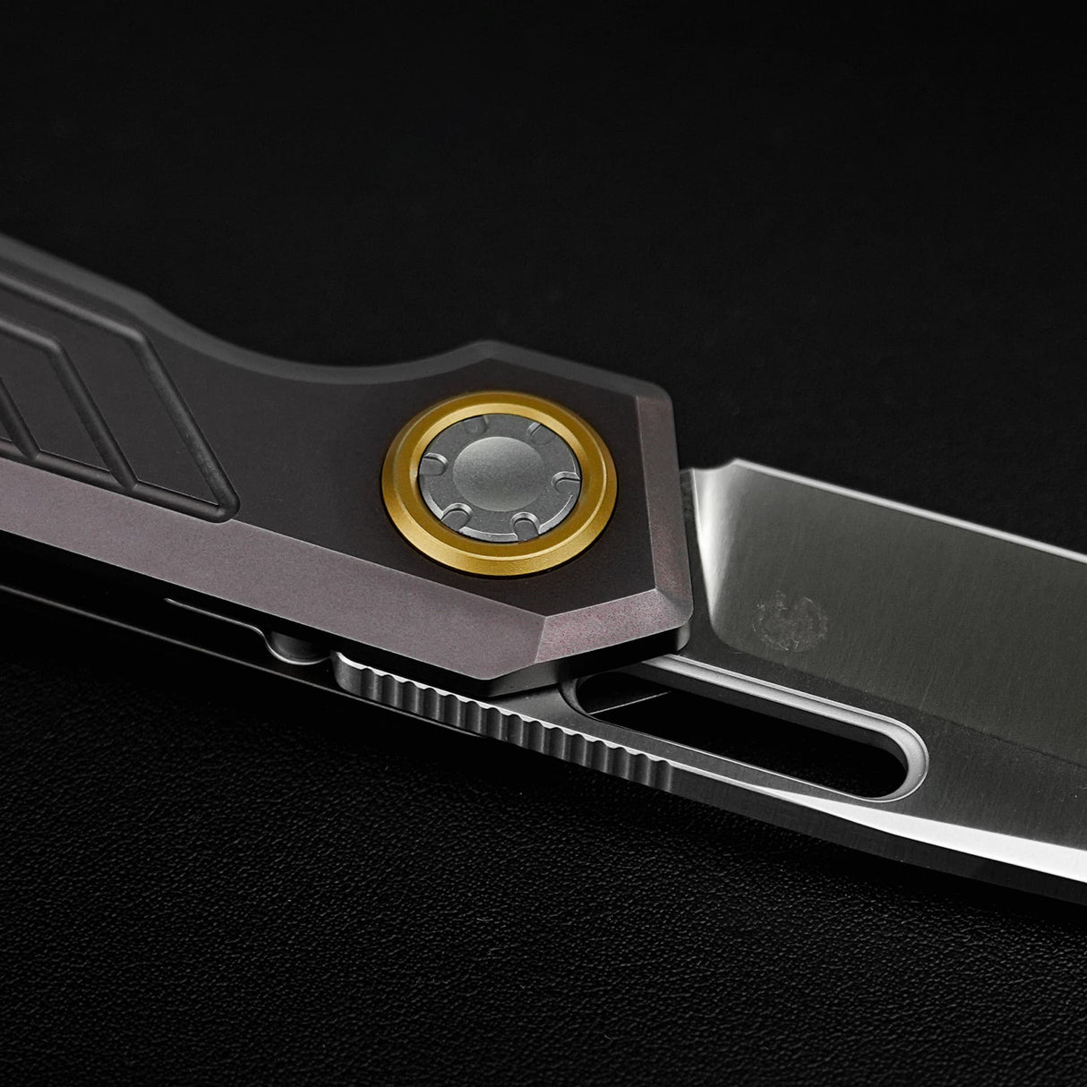 Xeno | Dark Red-Purple Ti + Satin Vanax