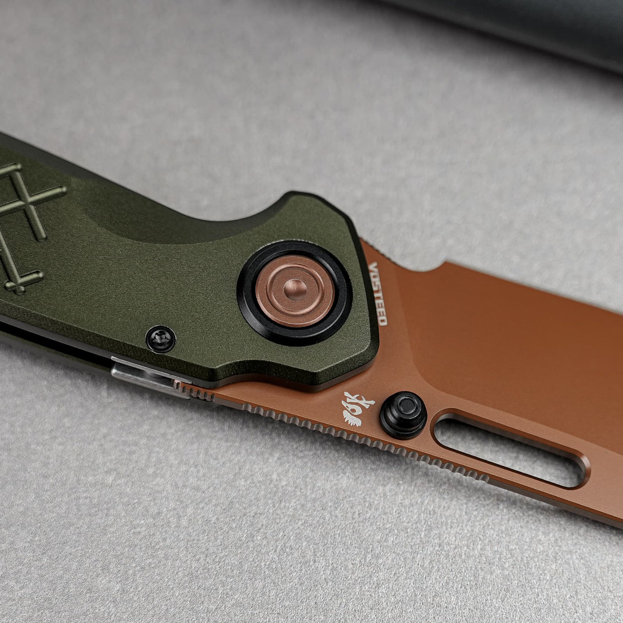 Zander - Vanchor Lock® | Olive Green Aluminium + Coper Dune S35VN - A4604