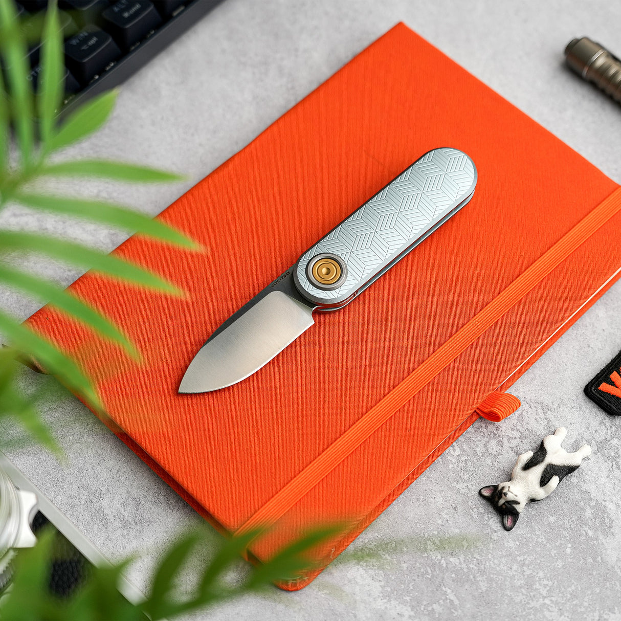 Corgi V | Macaron Blue Milled Aluminium + 14C28N - A3725