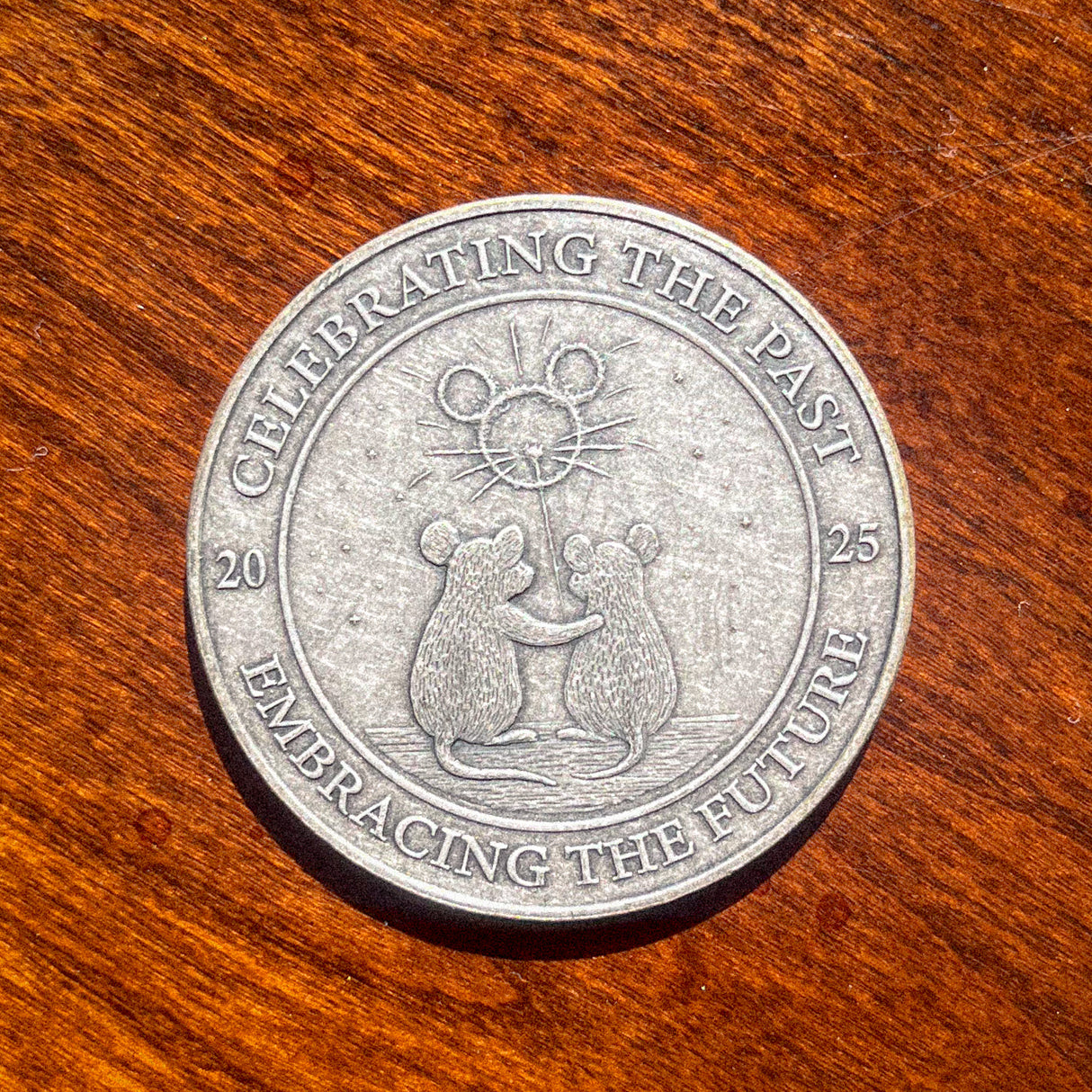 GiantMouse 10 Year Jubilee Coin | Antique Silver