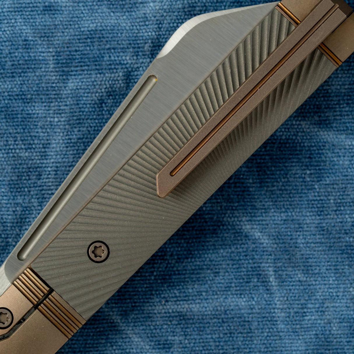Feelbetter Jack | Titanium Starburst + Belt Satin S90V
