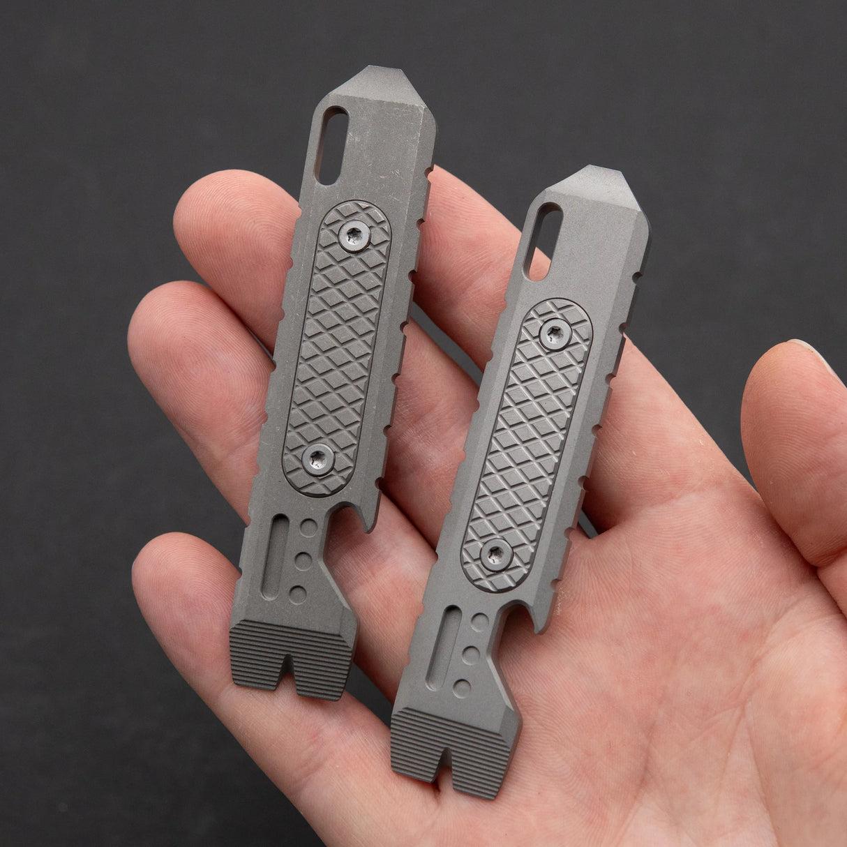 Shark Bomb Prybar 2.0 | Titanium