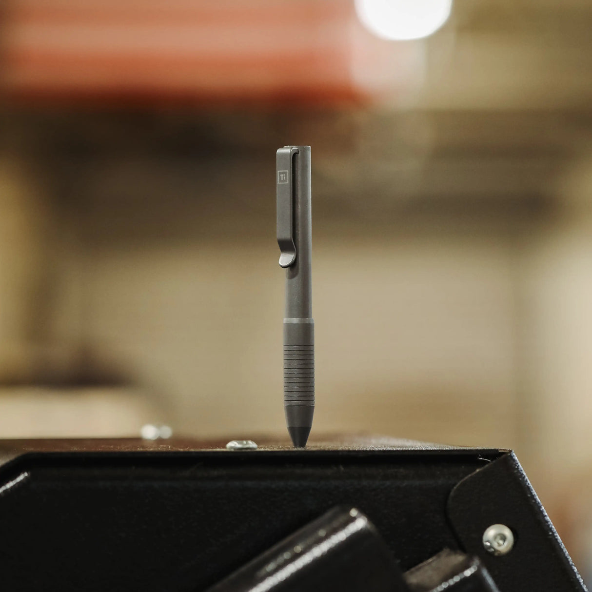 USA Pocket Pro Pen - Titanium