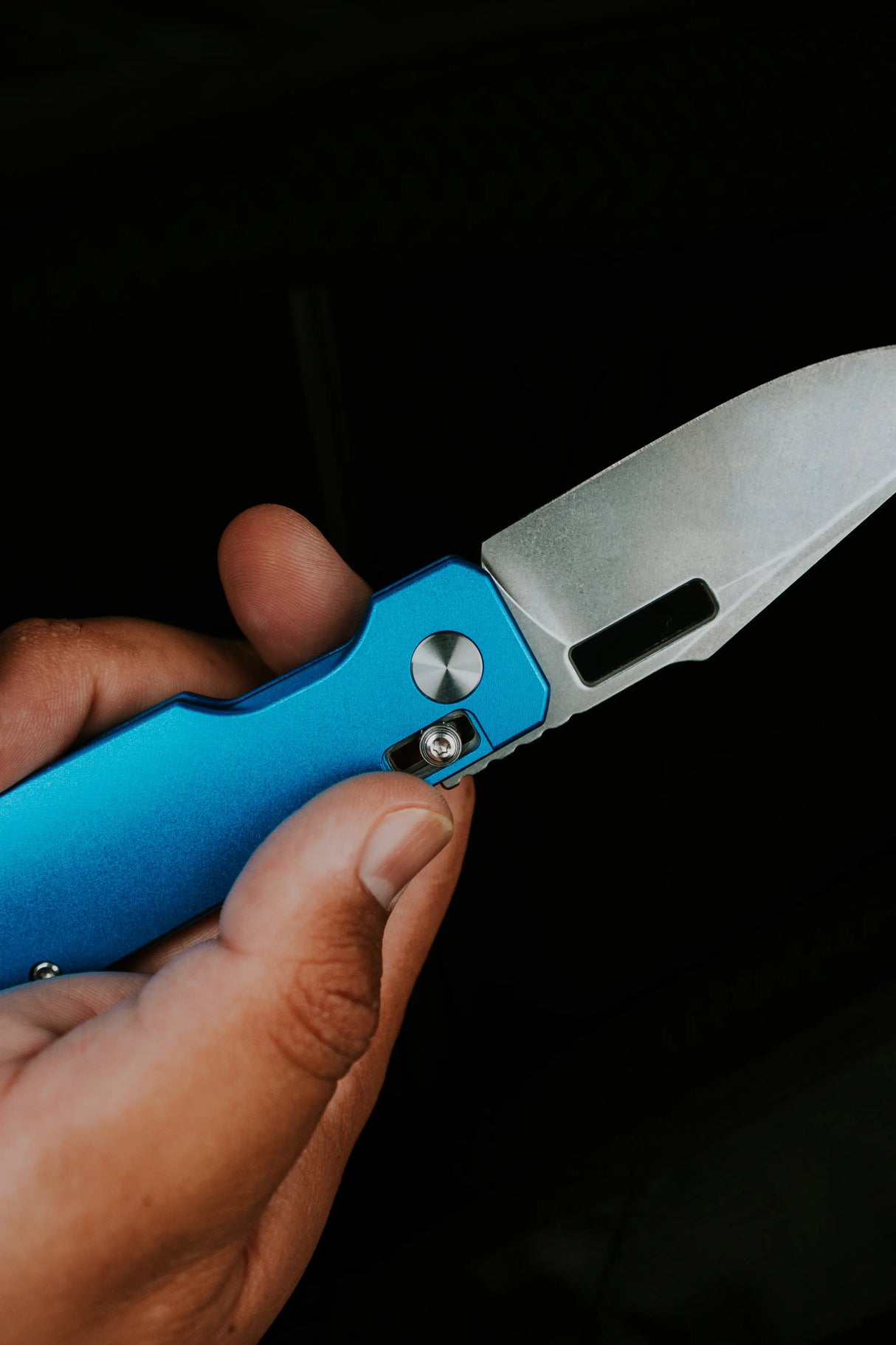 Aura Drop Point | Blue Aluminium + Stonewash 14C28N