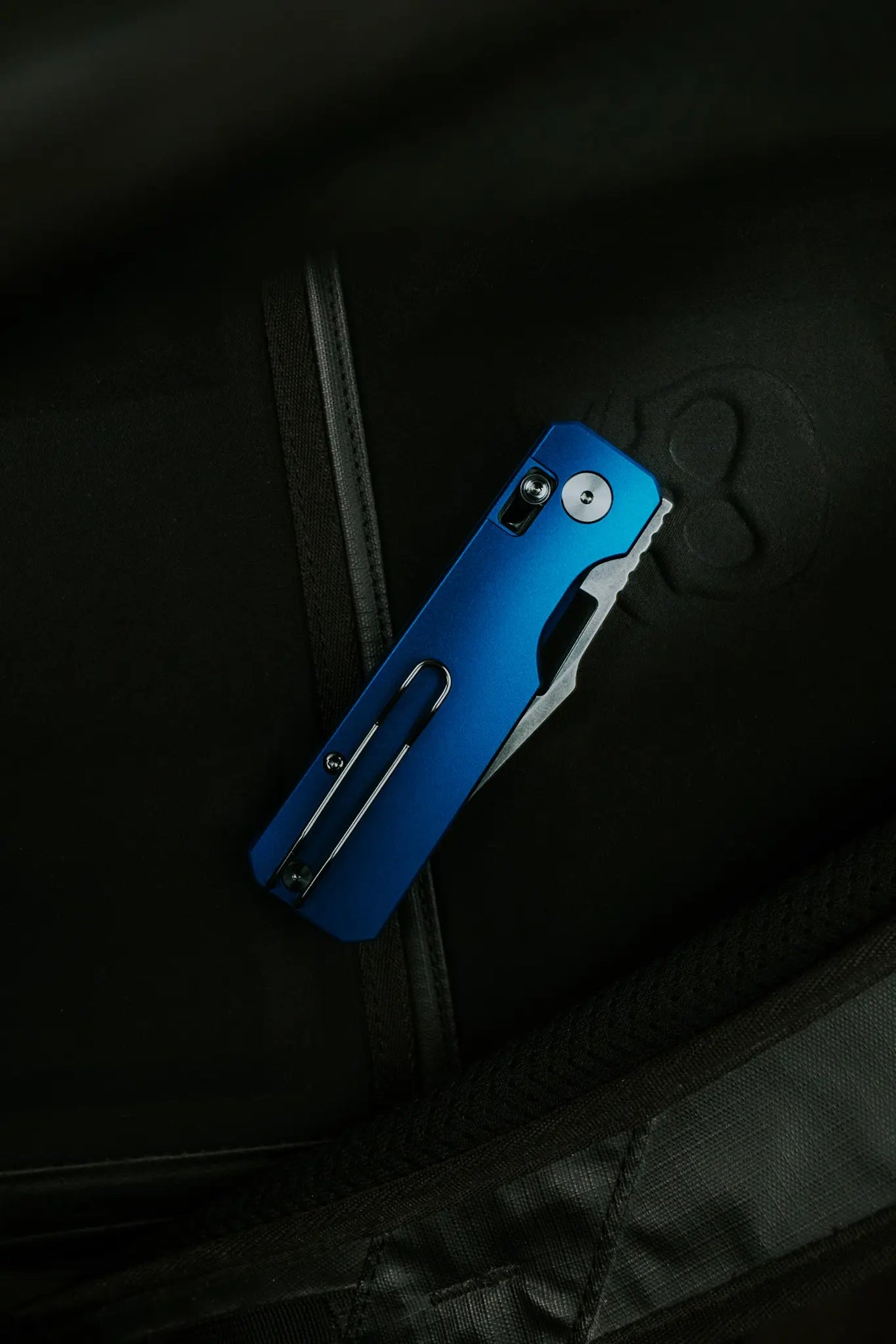 Aura Drop Point | Blue Aluminium + Stonewash 14C28N