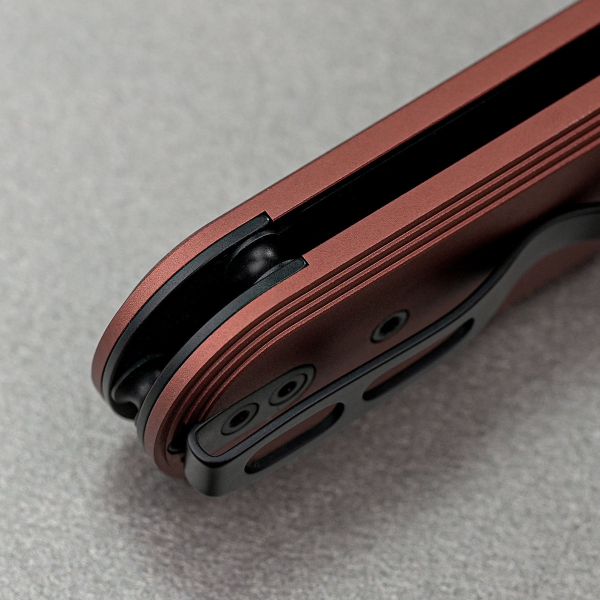 Corgi® V V | Brick Red Aluminium + Blackwash Nitro-V - A5111