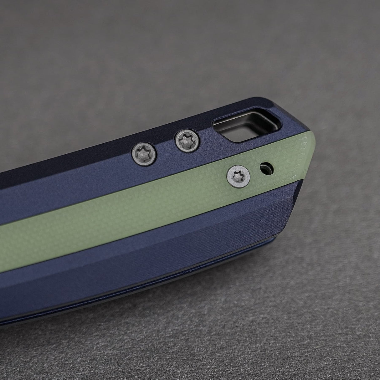 Kroc 329 | Dark Blue Aluminium GID G10 + Stonewash S35VN - A1814