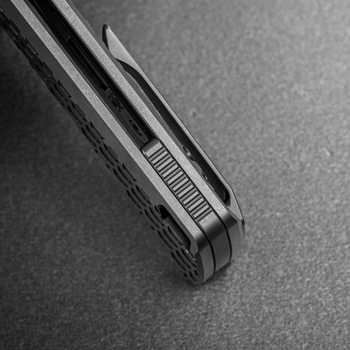 Nymble | Grey Ti + Stonewash Elmax - A4702