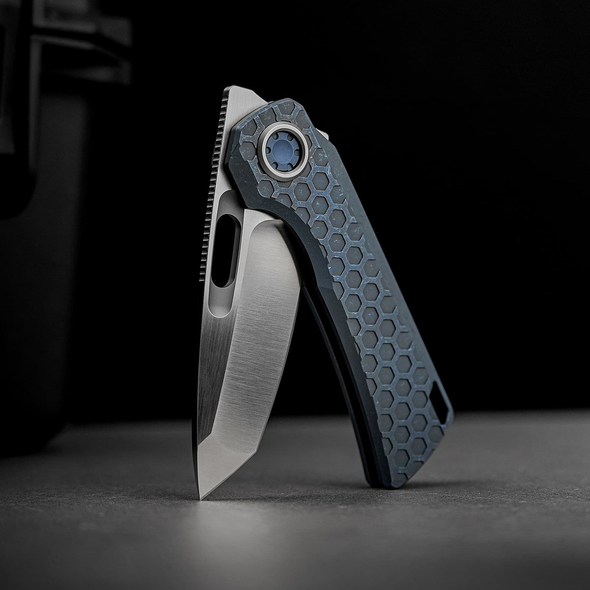 Nymble | Blue Ti + Satin Elmax - A4703