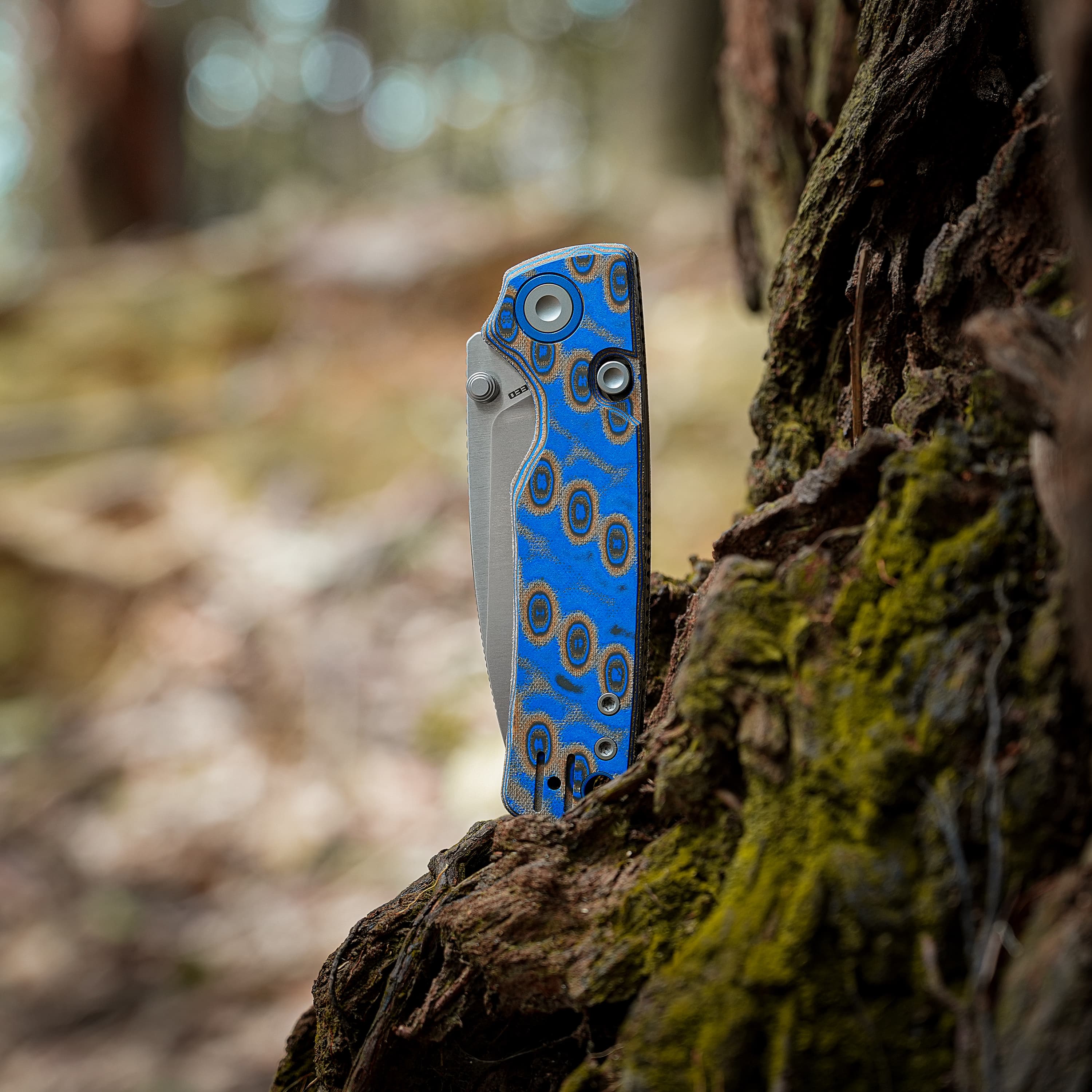 Vosteed Porcupine Thumb Stud | Blue Ocean Micarta + Satin 14C28N