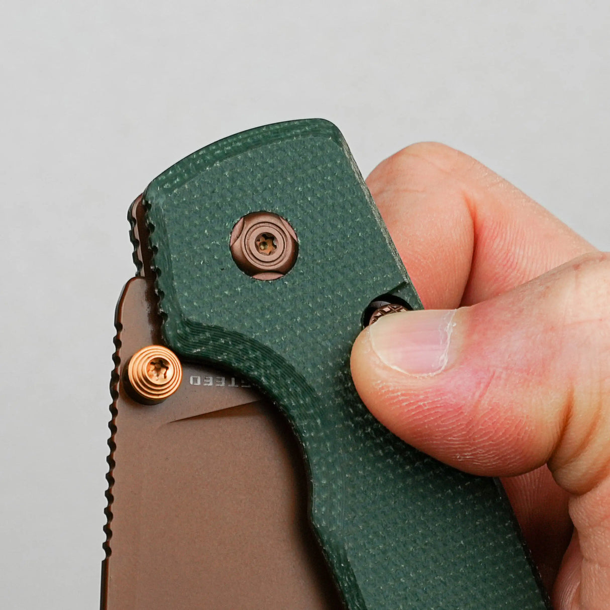 Raccoon 2.0 Top Liner Lock | Green Micarta + 14C28N Drop Point - A2907