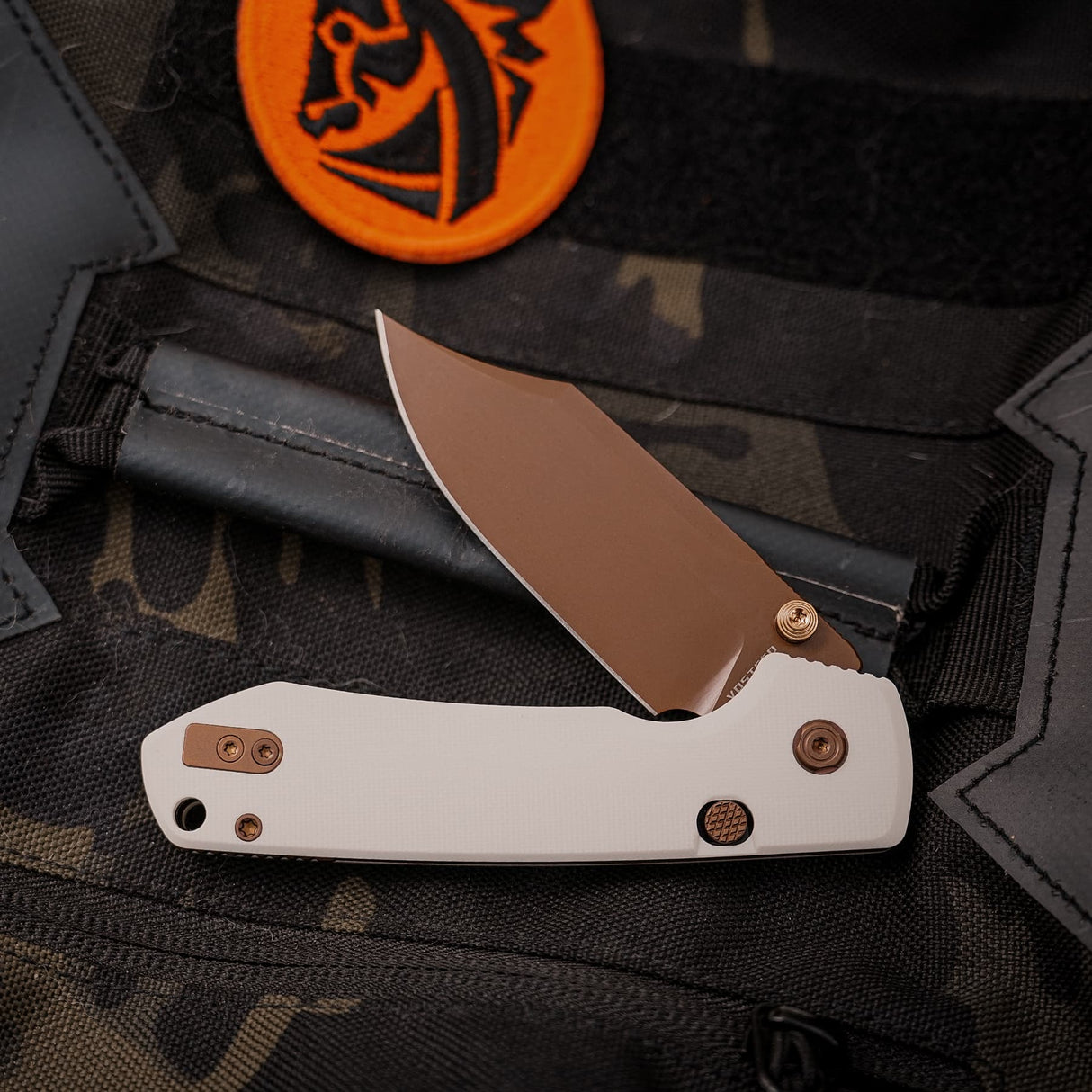 Raccoon 2.0 - Top Liner Lock | White G10 + 14C28N Bowie - A2925