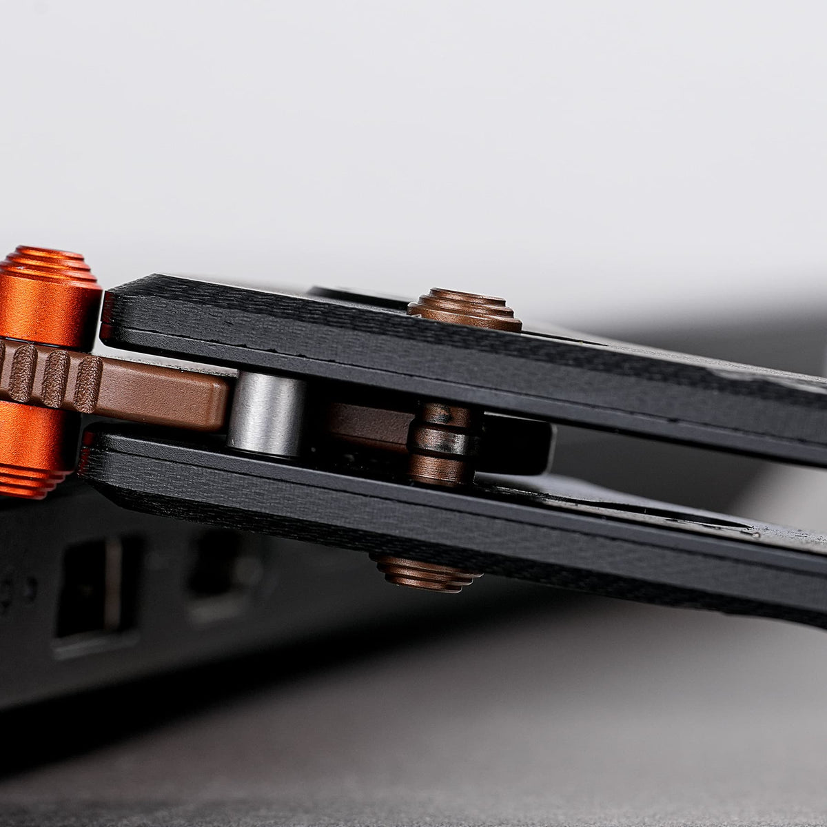 Raccoon Crossbar 2.0 ModSwap™ | Black G10 + Copper Dune Nitro-V - A4901