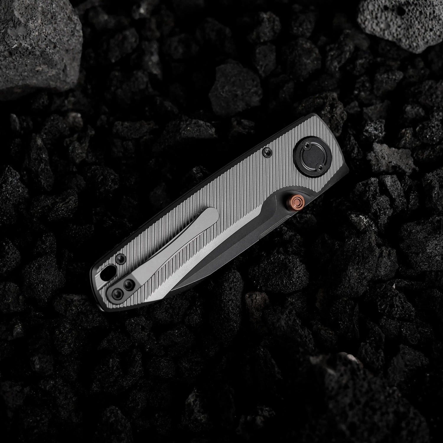 Raccoon V | Grey Titanium + Blackwashed Blade