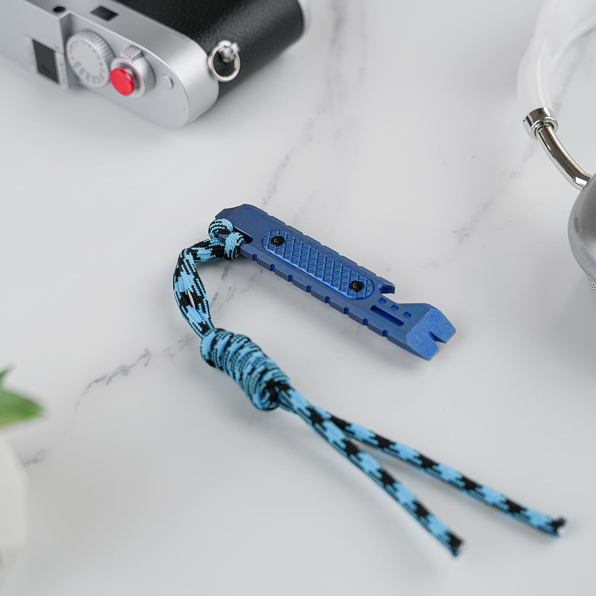 Shark Bomb Prybar 2.0 | Distressed Blue Ti - X0171