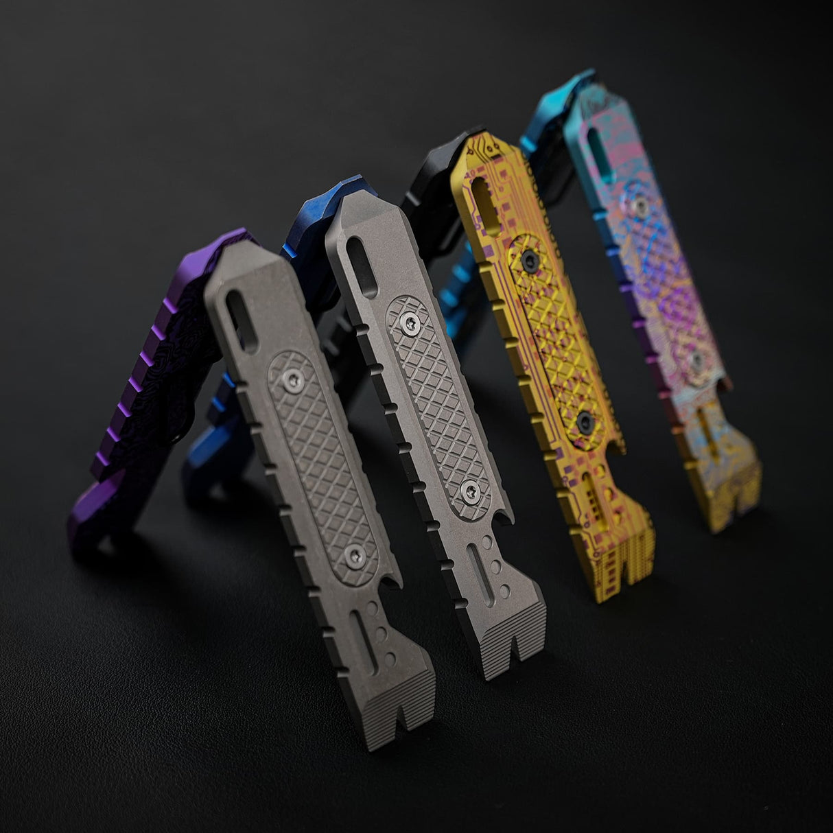 Shark Bomb Prybar 2.0 | Golden Circuit Ti - X0173