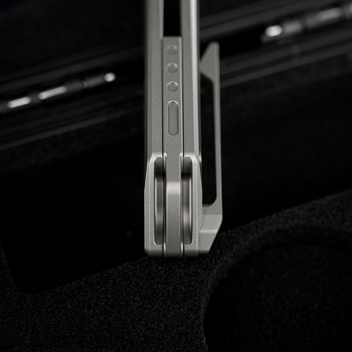 Thunderbird V | Grey Ti + Dual Satin & Bead Blast M390 - A0324