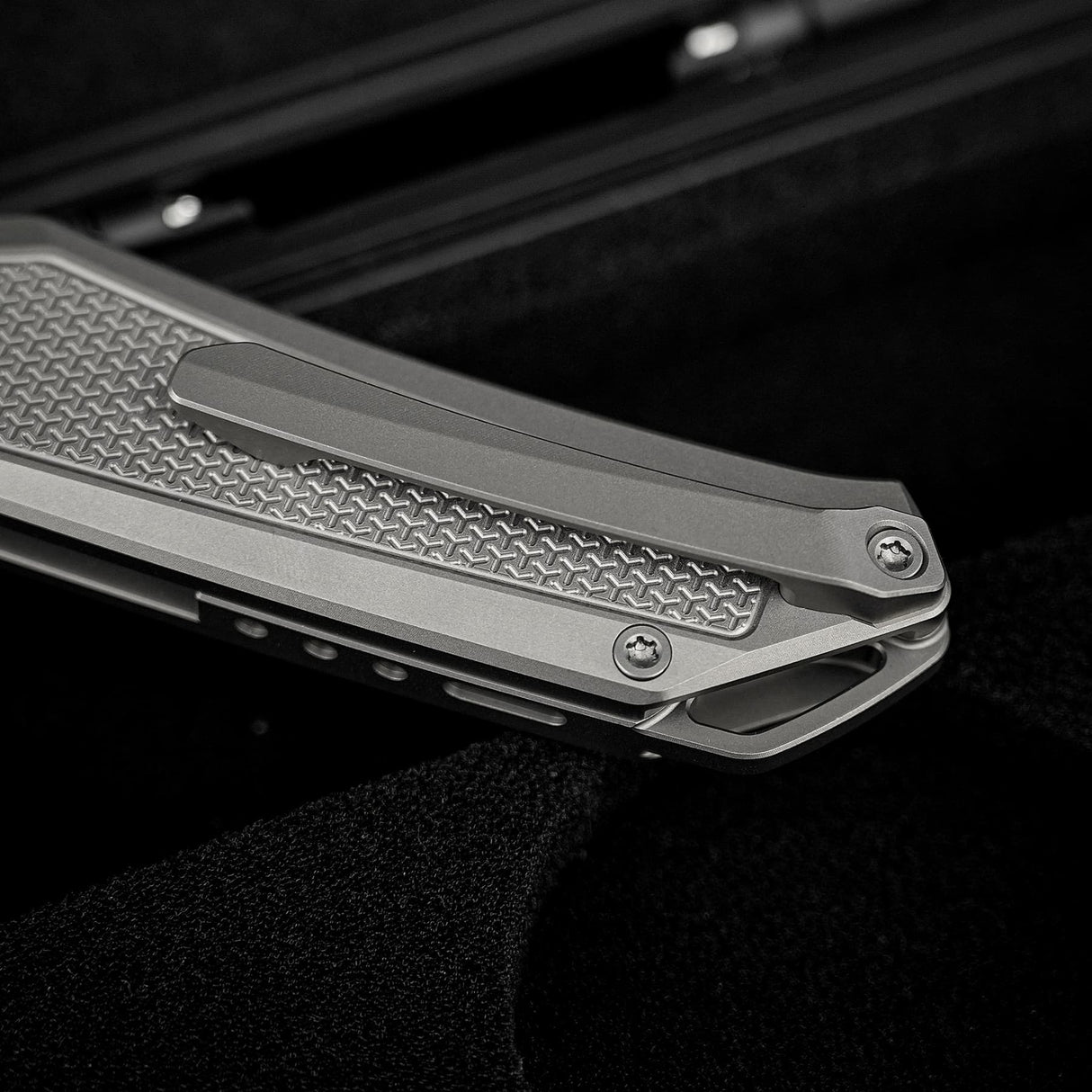 Thunderbird V | Grey Ti + Dual Satin & Bead Blast M390 - A0324