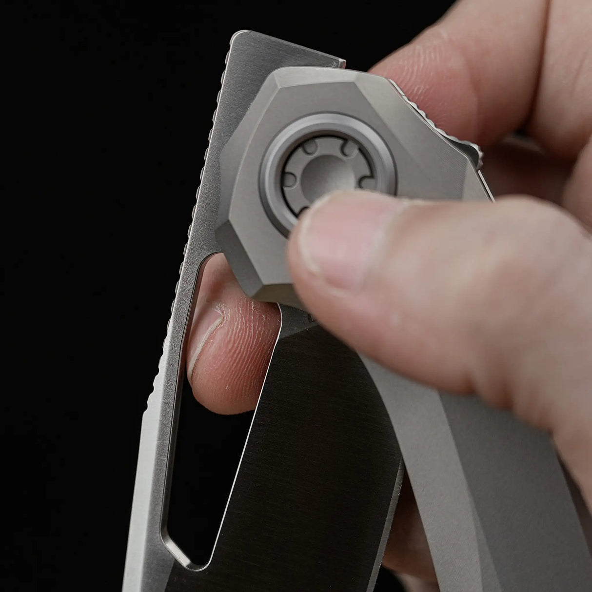 Thunderbeast | Grey Ti + Satin M390 - A4301