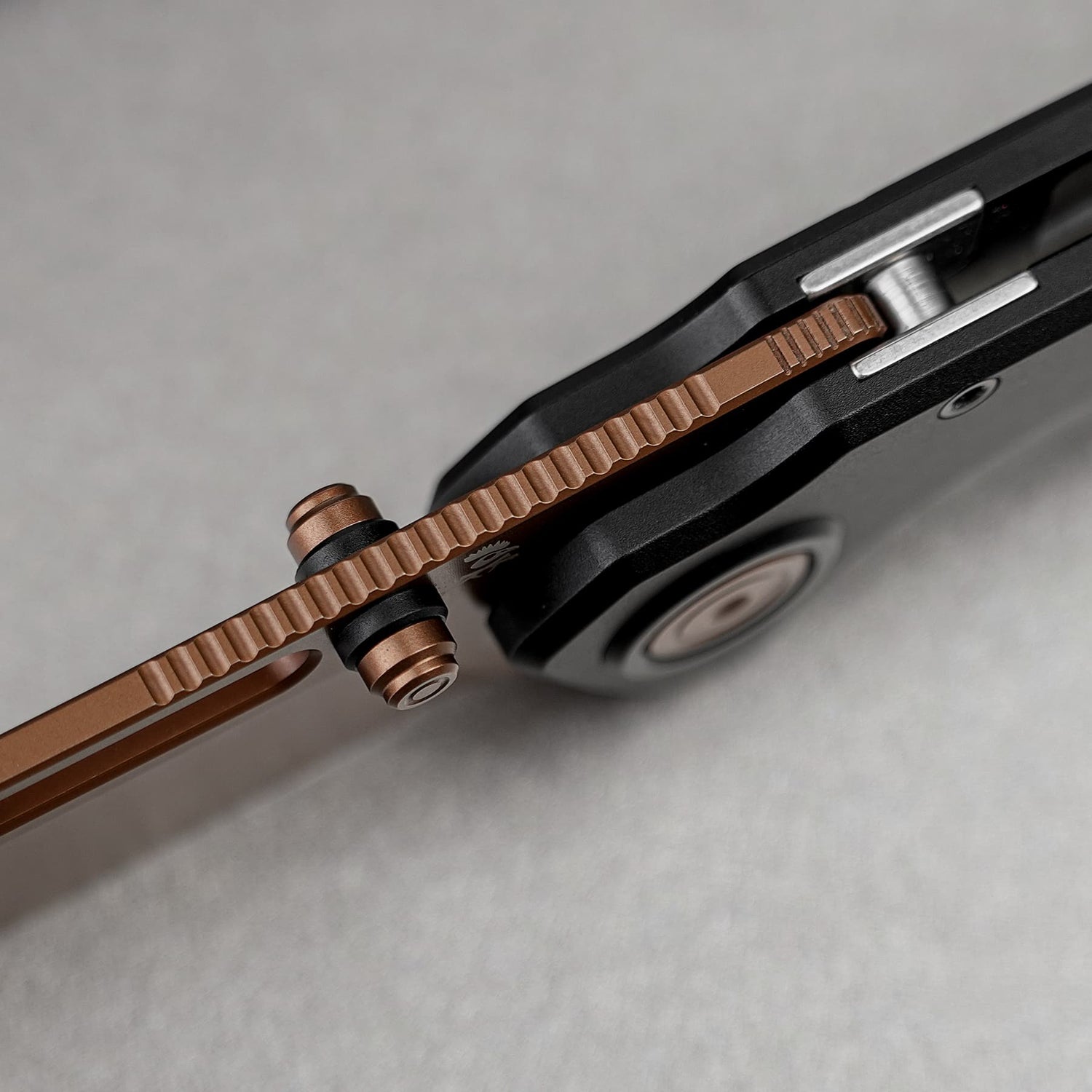 Zander - Vanchor Lock® | Black Aluminium + Copper Dune S35VN - A4601