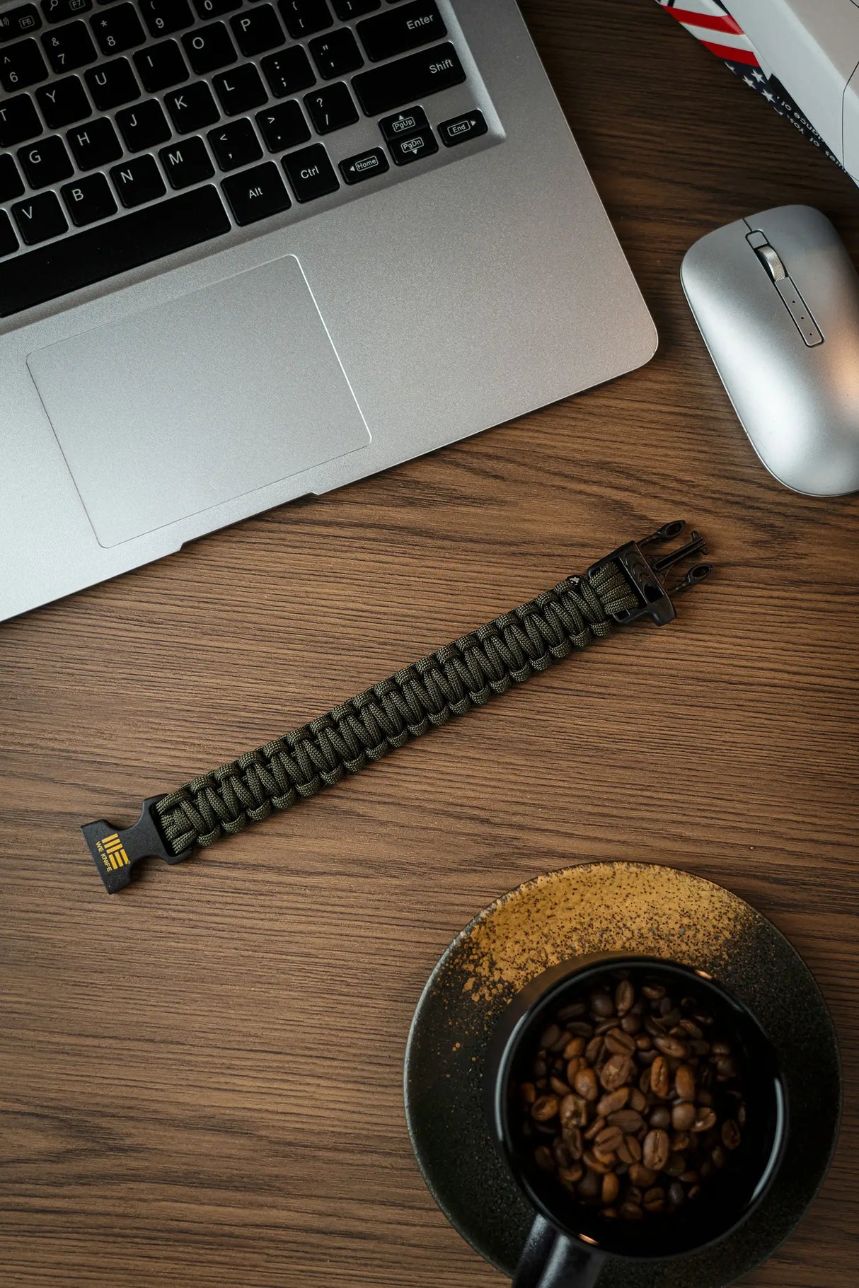 FREE GIFT: WE Survival Paracord Bracelet